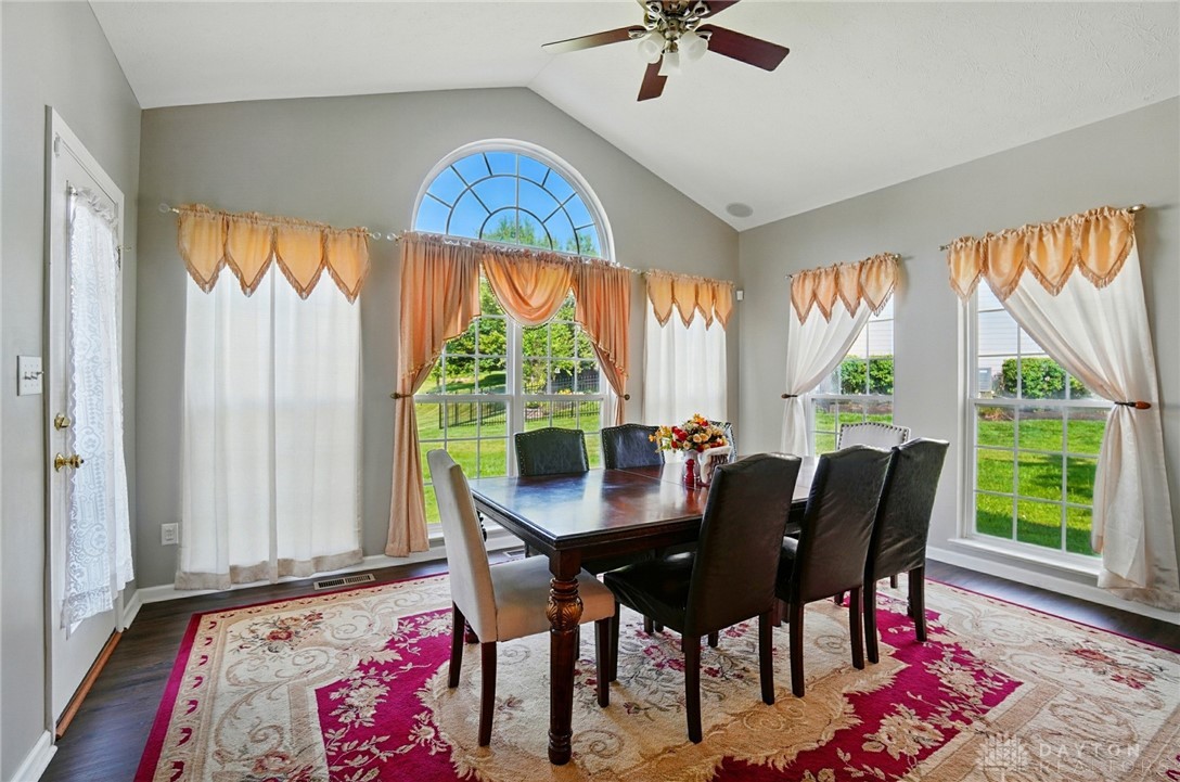 Beavercreek, Ohio, 45431, United States, 5 Bedrooms Bedrooms, ,4 BathroomsBathrooms,Residential,For Sale,1942166