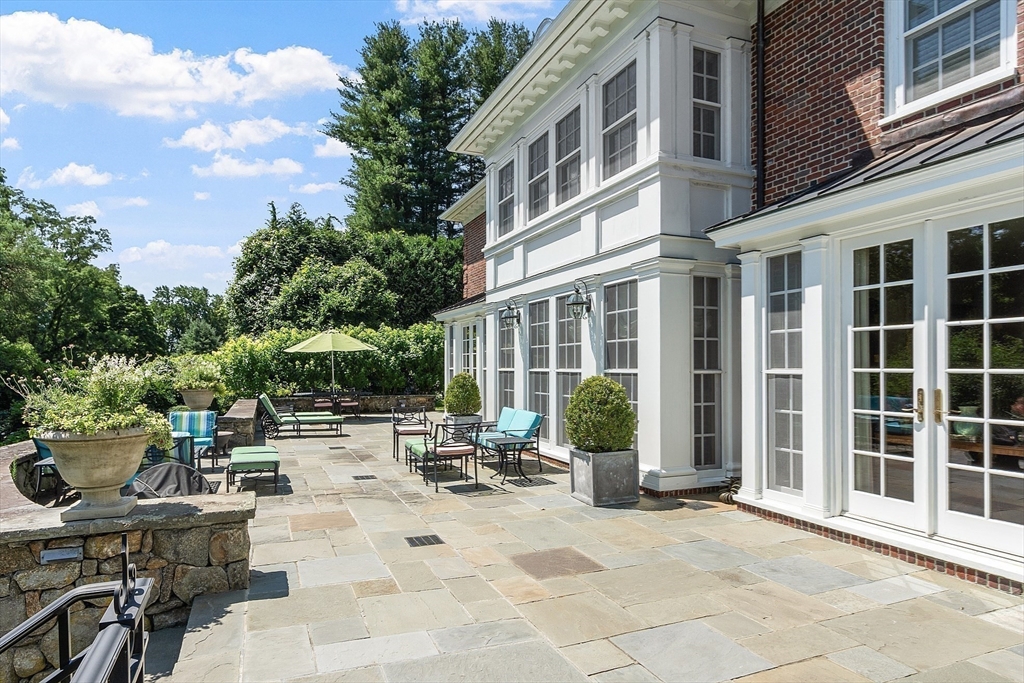 Concord, Massachusetts, 01742, United States, 5 Bedrooms Bedrooms, ,8 BathroomsBathrooms,Residential,For Sale,1932676