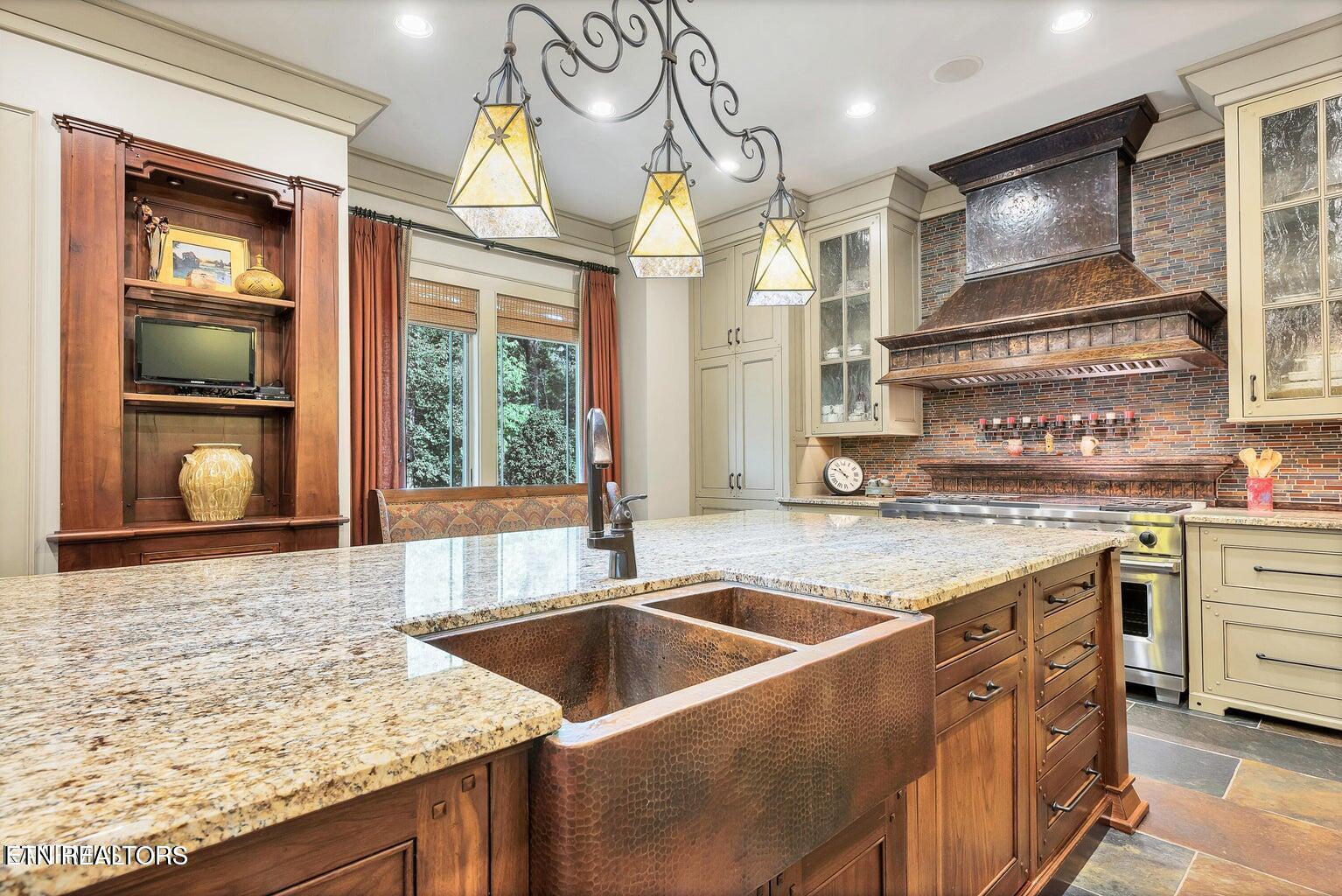 Louisville, Tennessee, 37777, United States, 3 Bedrooms Bedrooms, ,4 BathroomsBathrooms,Residential,For Sale,1995575