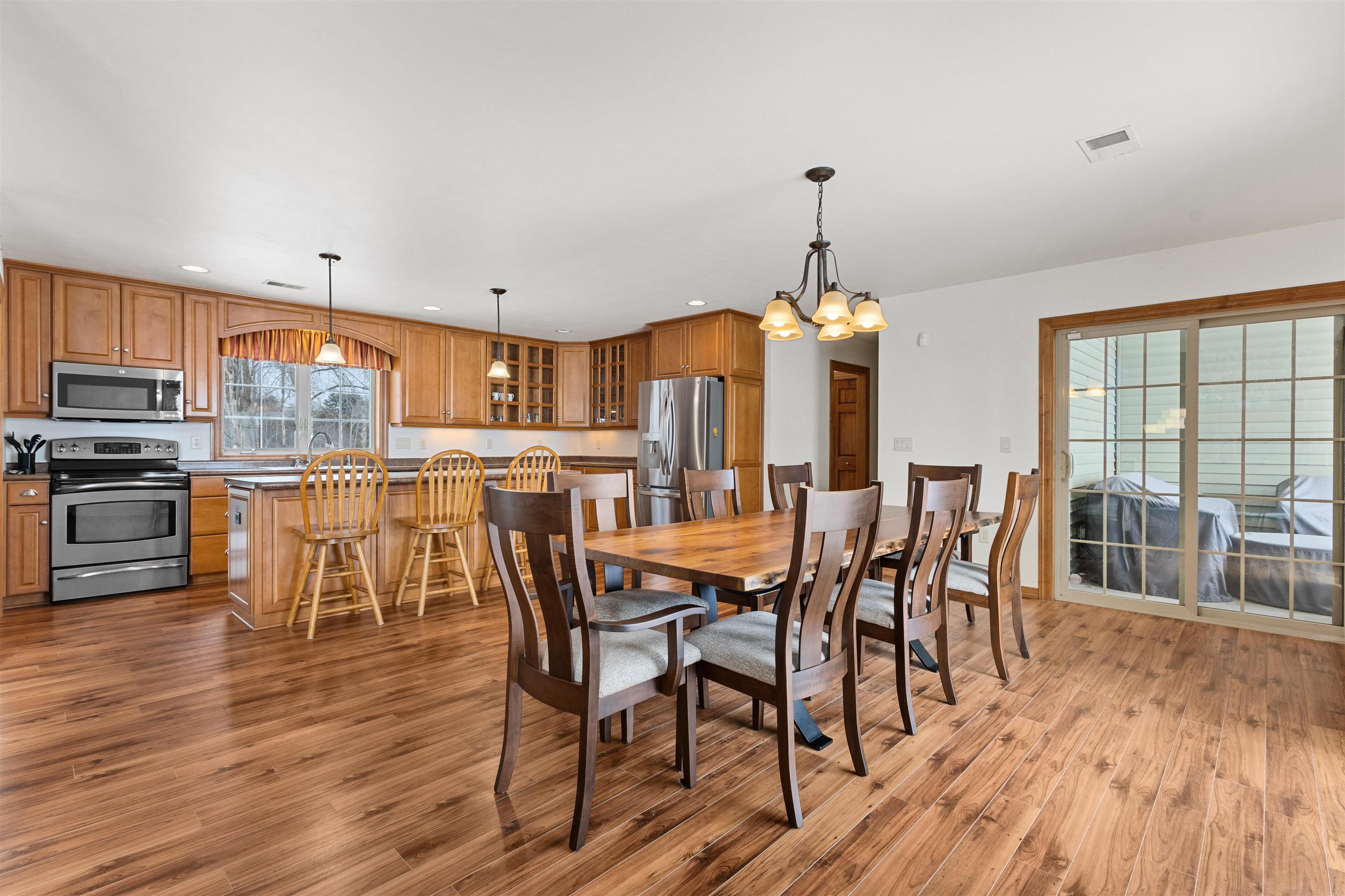Oconto, Wisconsin, 54153, United States, 3 Bedrooms Bedrooms, ,3 BathroomsBathrooms,Residential,For Sale,2017329