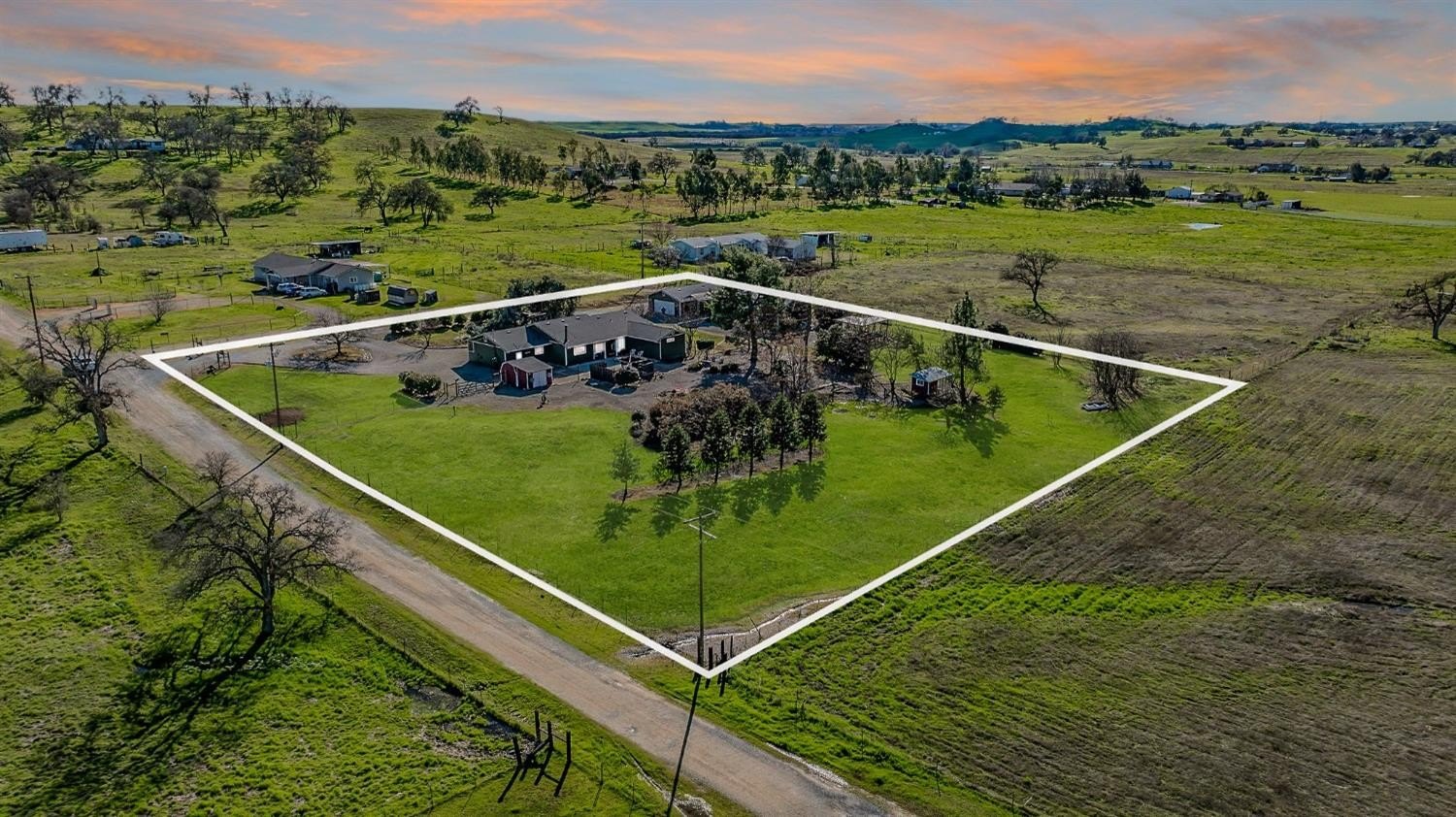 Valley Springs, California, 95252, United States, 5 Bedrooms Bedrooms, ,4 BathroomsBathrooms,Residential,For Sale,1724750