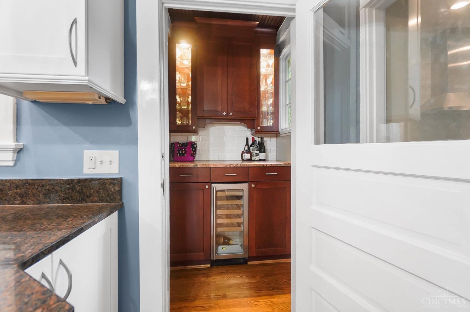 Cincinnati, Ohio, 45208, United States, 5 Bedrooms Bedrooms, ,5 BathroomsBathrooms,Residential,For Sale,1890144