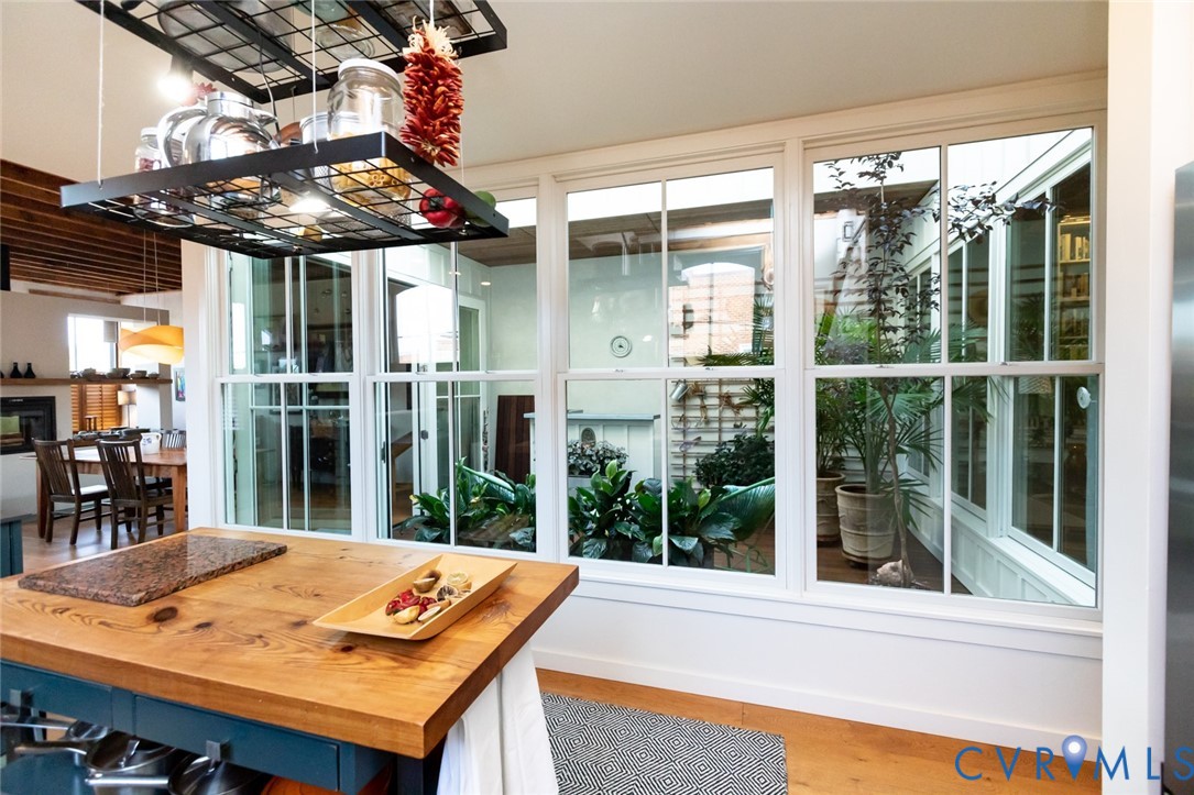 Farmville, Virginia, 23901, United States, 3 Bedrooms Bedrooms, ,3 BathroomsBathrooms,Residential,For Sale,1981150