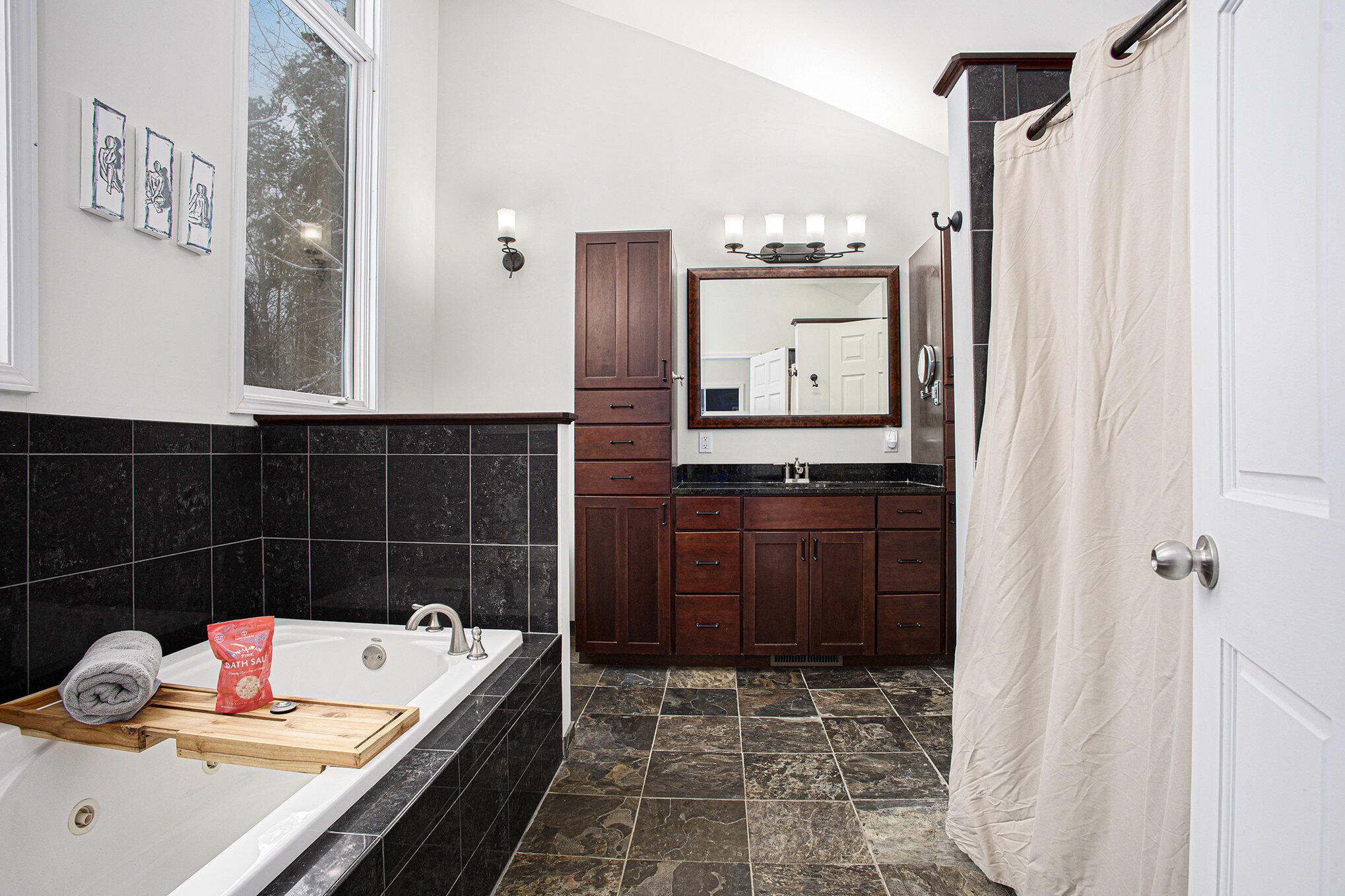 Holland, Michigan, 49423, United States, 4 Bedrooms Bedrooms, ,3 BathroomsBathrooms,Residential,For Sale,2000923