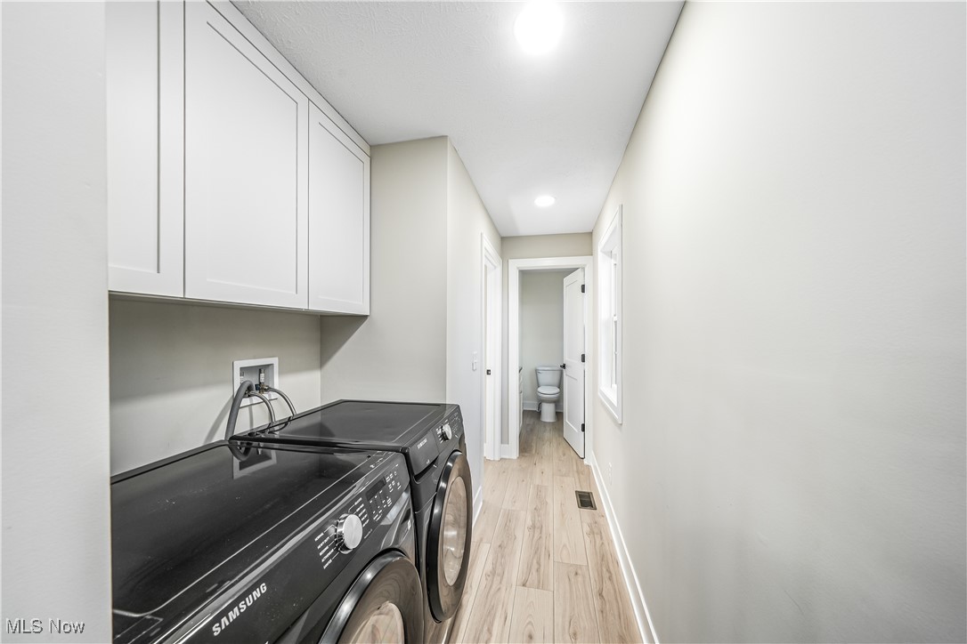 Aurora, Ohio, 44202, United States, 4 Bedrooms Bedrooms, ,4 BathroomsBathrooms,Residential,For Sale,1988117