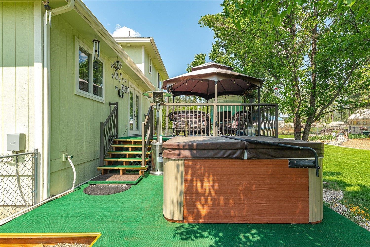 Nine Mile Falls, Washington, 99026, United States, 5 Bedrooms Bedrooms, ,3 BathroomsBathrooms,Residential,For Sale,1979574