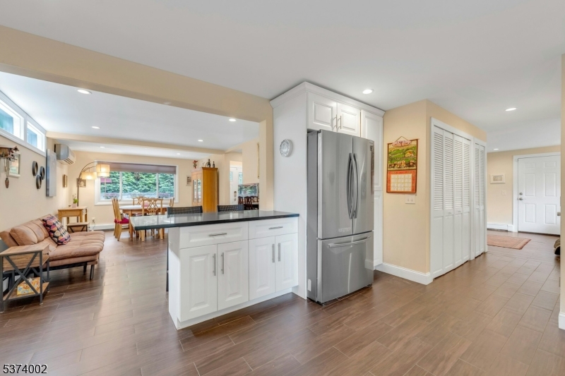 Ridgewood Village, New Jersey, 07450, United States, 4 Bedrooms Bedrooms, ,2 BathroomsBathrooms,Residential,For Sale,1901977