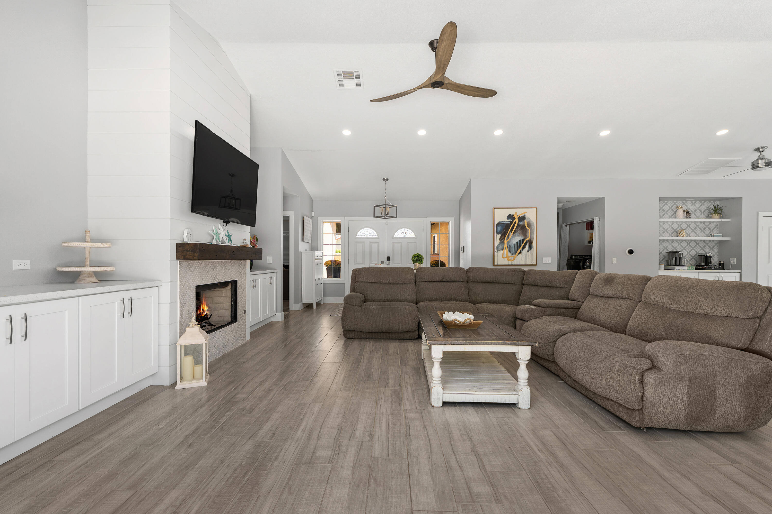 Palm Desert, California, 92211, United States, 4 Bedrooms Bedrooms, ,3 BathroomsBathrooms,Residential,For Sale,1938819