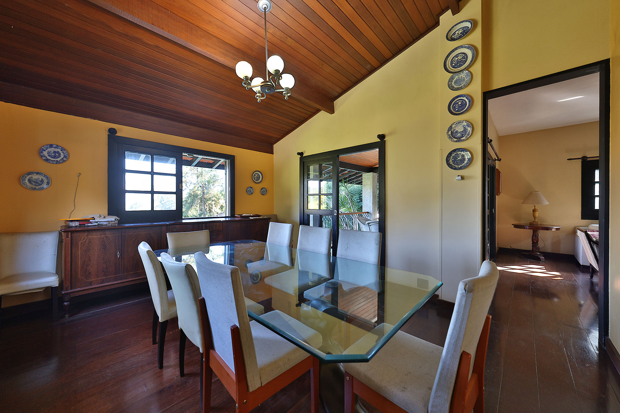  Mountain retreat with comprehensive leisure amenities and guest accommodations - 物件實景