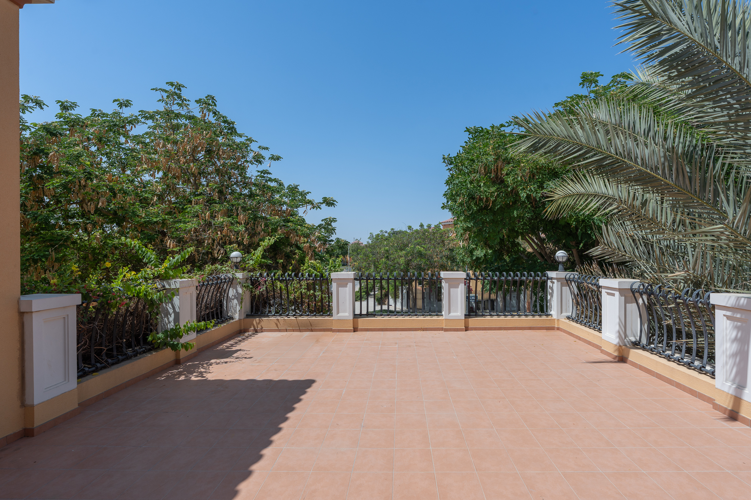  Stylish Semi-Upgraded Villa in Jumeirah Park - 物件實景