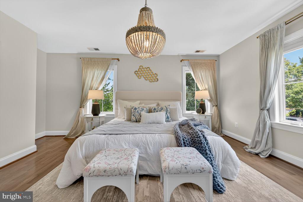 Arlington, Virginia, 22213, United States, 5 Bedrooms Bedrooms, ,5 BathroomsBathrooms,Residential,For Sale,1982488