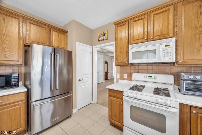 Franklin Twp., New Jersey, 08873, United States, 2 Bedrooms Bedrooms, ,2 BathroomsBathrooms,Residential,For Sale,2003337