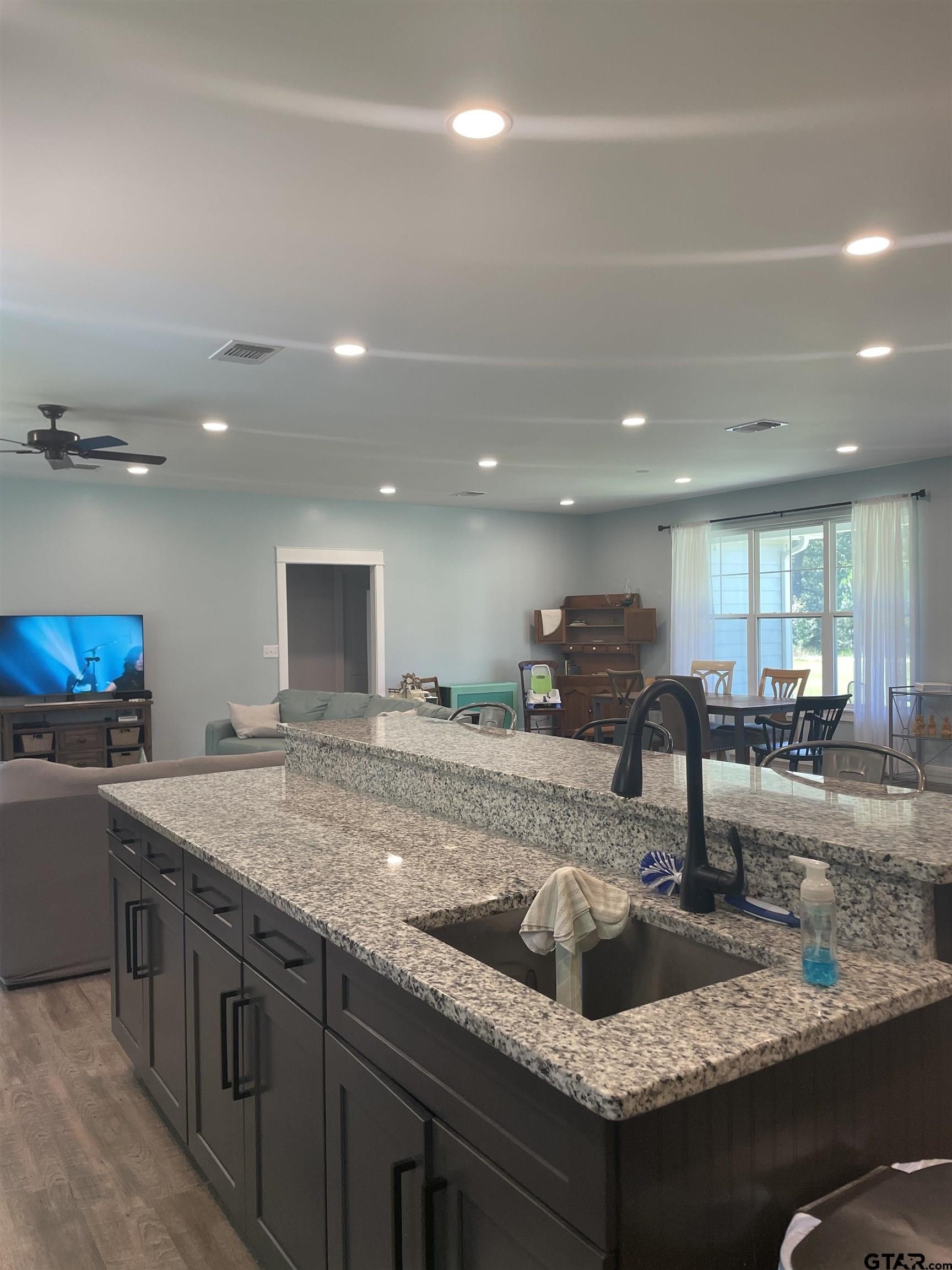 Pittsburg, Texas, 75686, United States, 3 Bedrooms Bedrooms, ,3 BathroomsBathrooms,Residential,For Sale,1974694