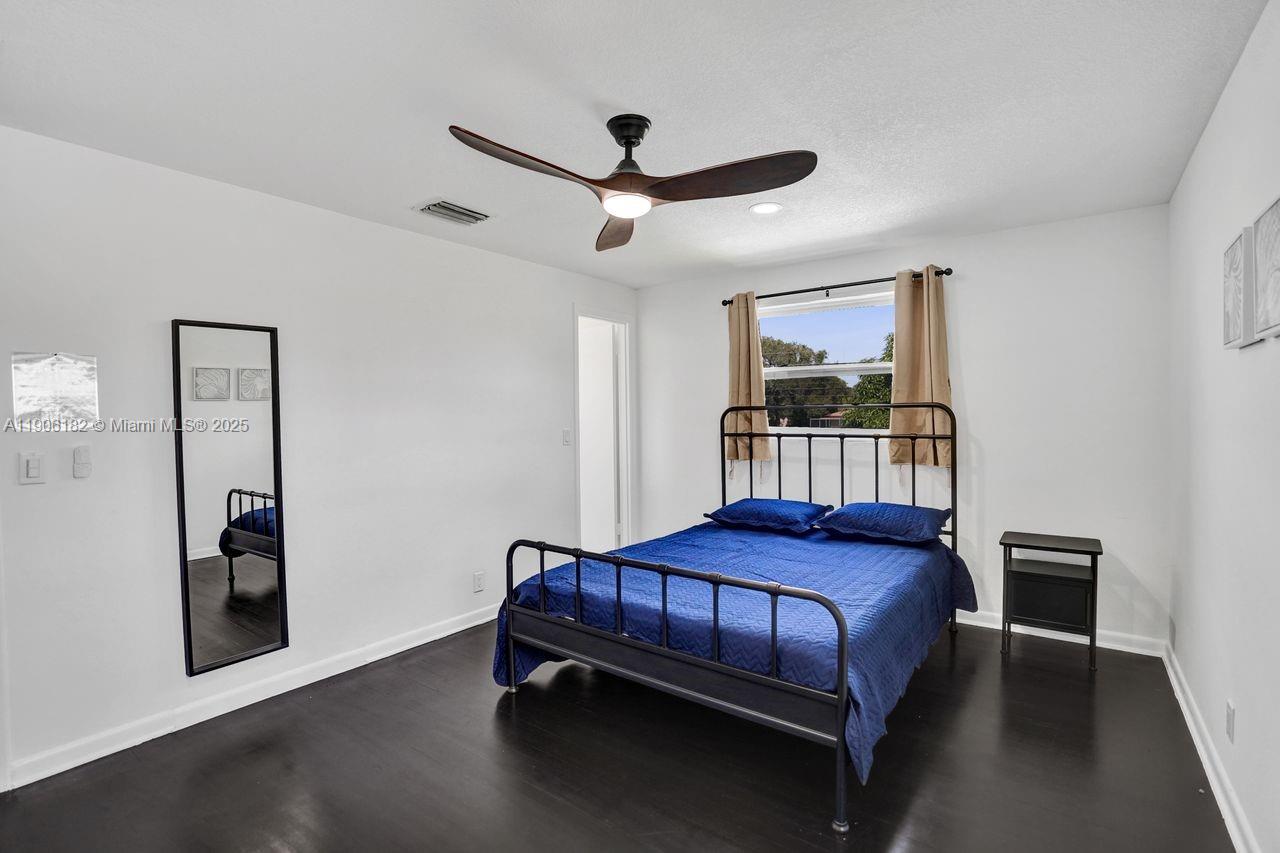 West Palm Beach, Florida, 33407, United States, 6 Bedrooms Bedrooms, ,5 BathroomsBathrooms,Residential,For Sale,1987925