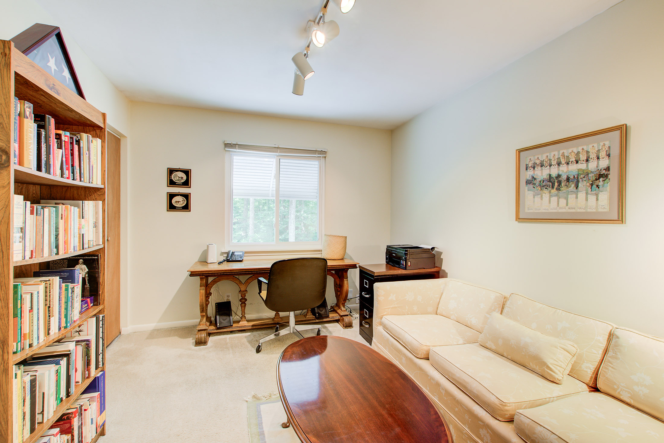  Mid-Century Modern Home on a Beautifully Landscaped Private Lot - 物件實景
