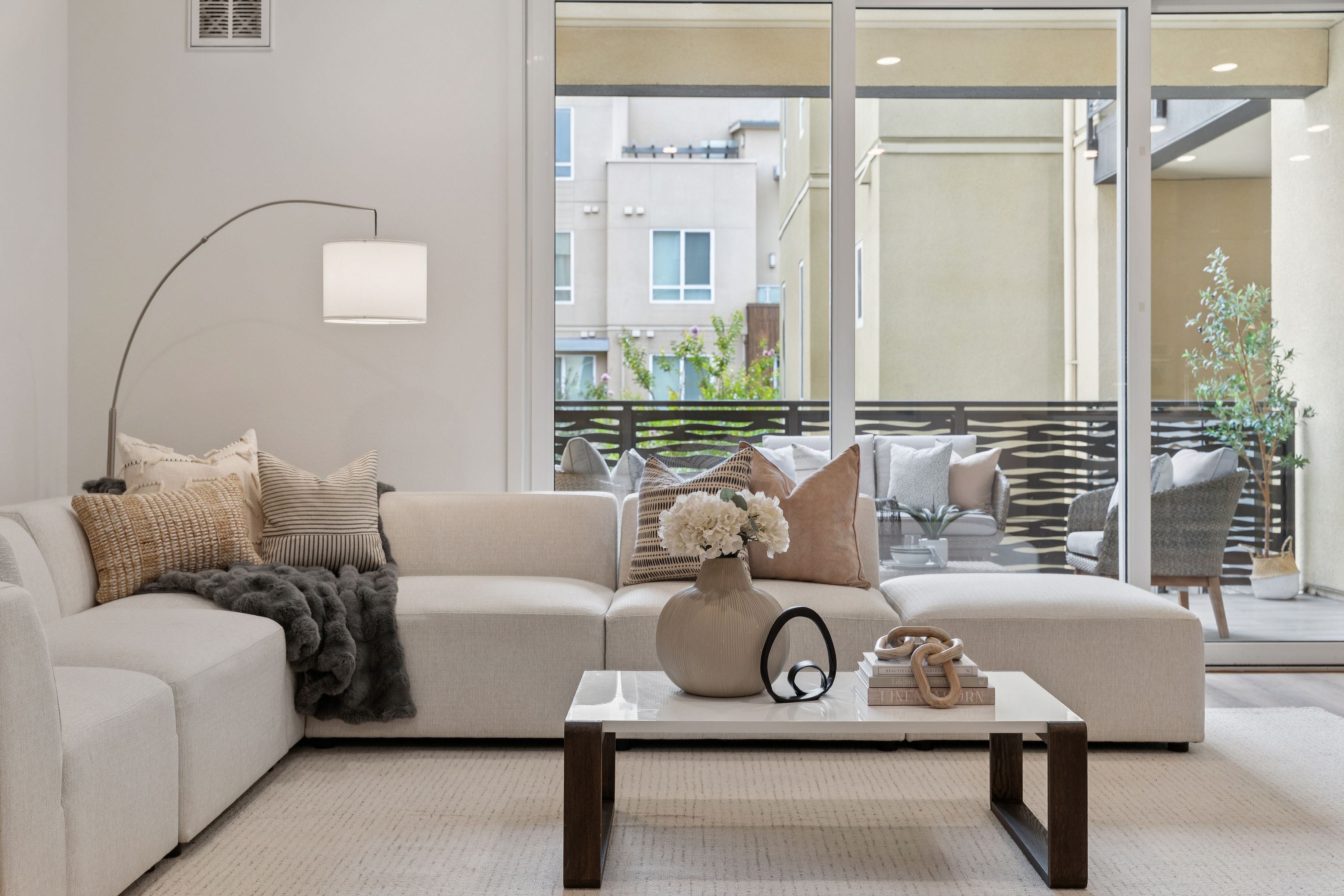  Luxury Light-Filled Metro Crossing Condo - 物件實景