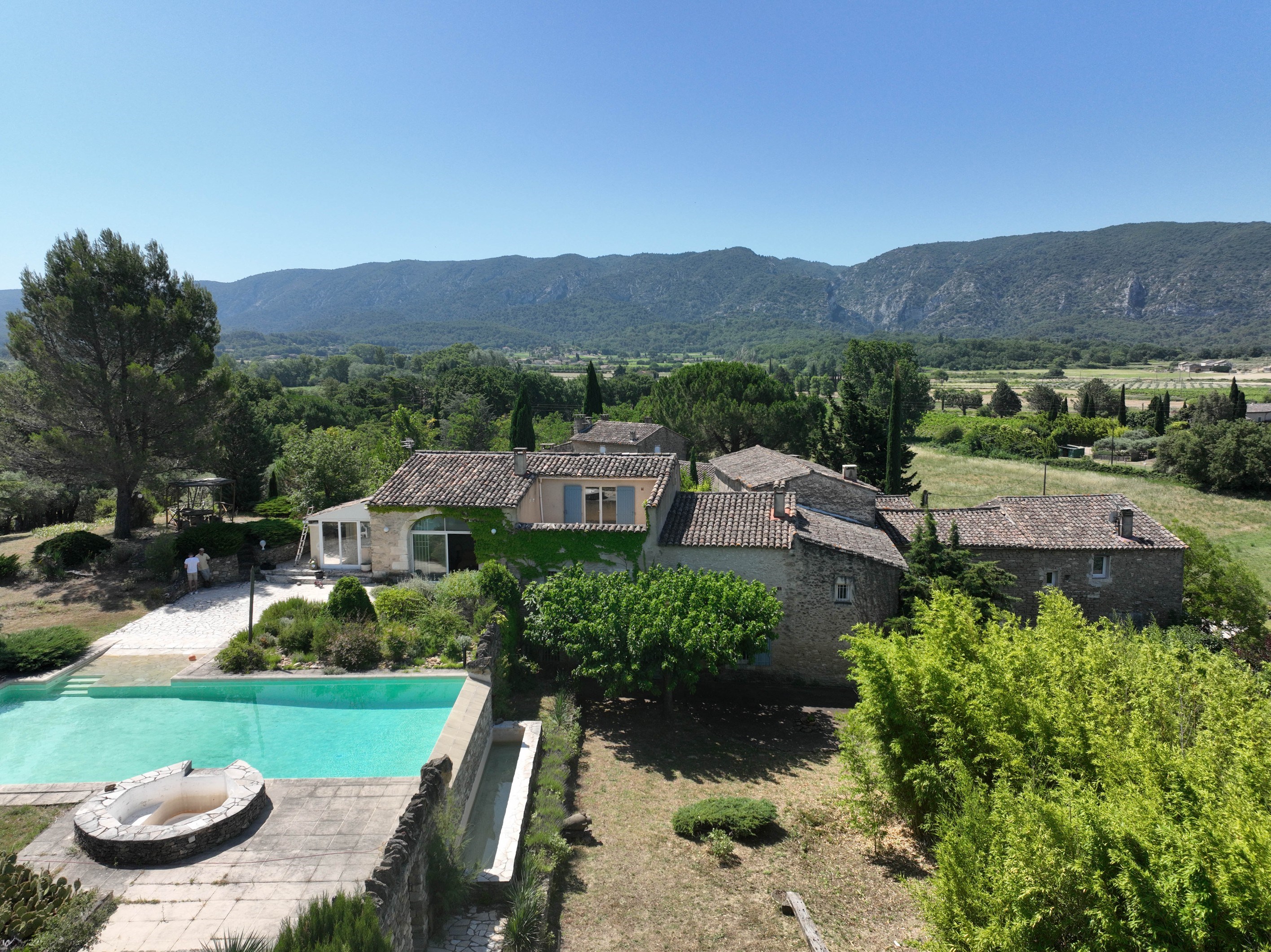  Stunning Provençal Property with Infinity Pool and Breathtaking Views - 物件實景