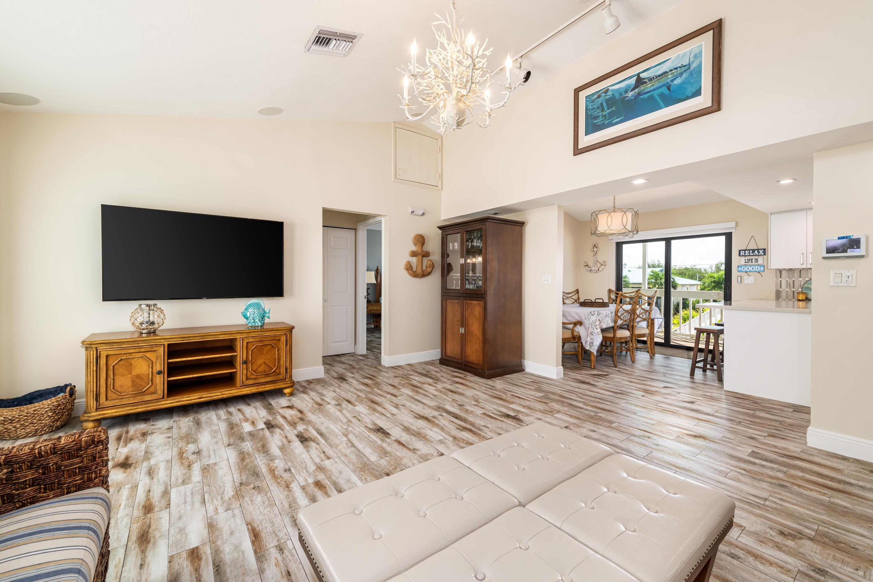 MARATHON, Florida, 33050, United States, 2 Bedrooms Bedrooms, ,2 BathroomsBathrooms,Residential,For Sale,1988223