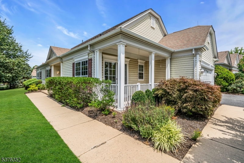 Franklin Twp., New Jersey, 08873, United States, 2 Bedrooms Bedrooms, ,2 BathroomsBathrooms,Residential,For Sale,1911173