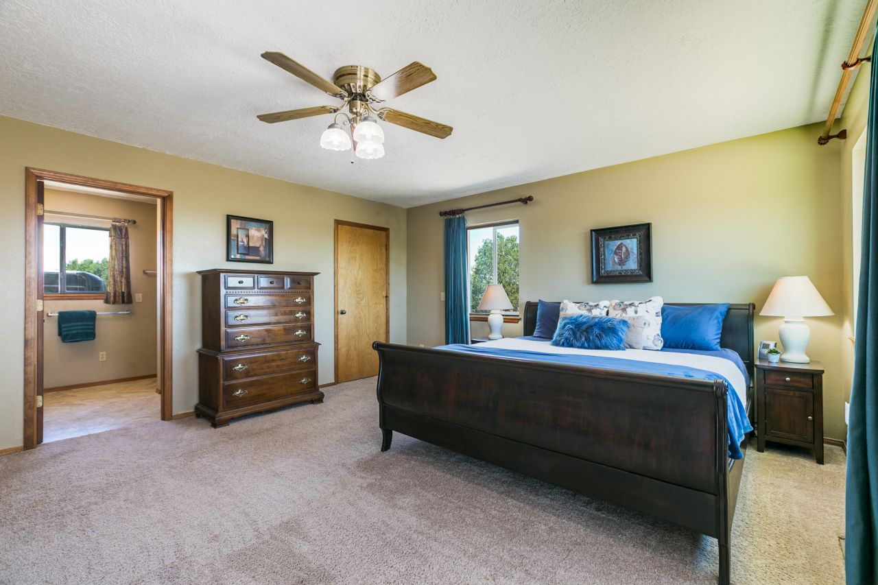 Edgewood, New Mexico, 87015, United States, 4 Bedrooms Bedrooms, ,3 BathroomsBathrooms,Residential,For Sale,1892952