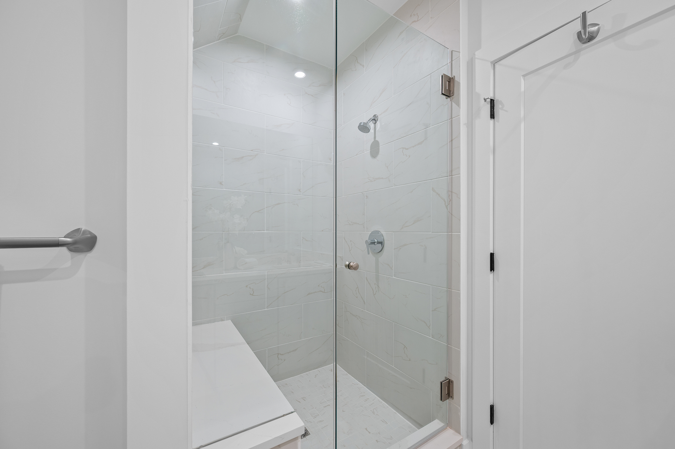  Modern, End-Unit Condo Perfectly Positioned in Decatur - 物件實景