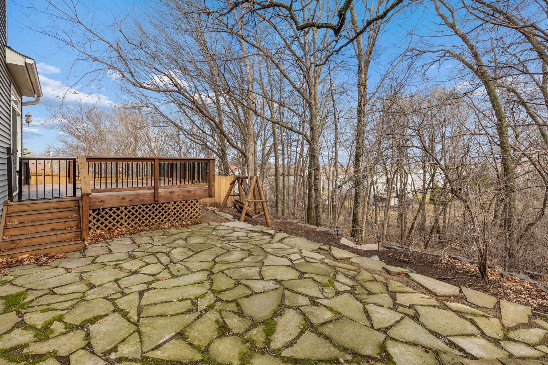  Cul-de-Sac Living with Over an Acre of Land - 物件實景