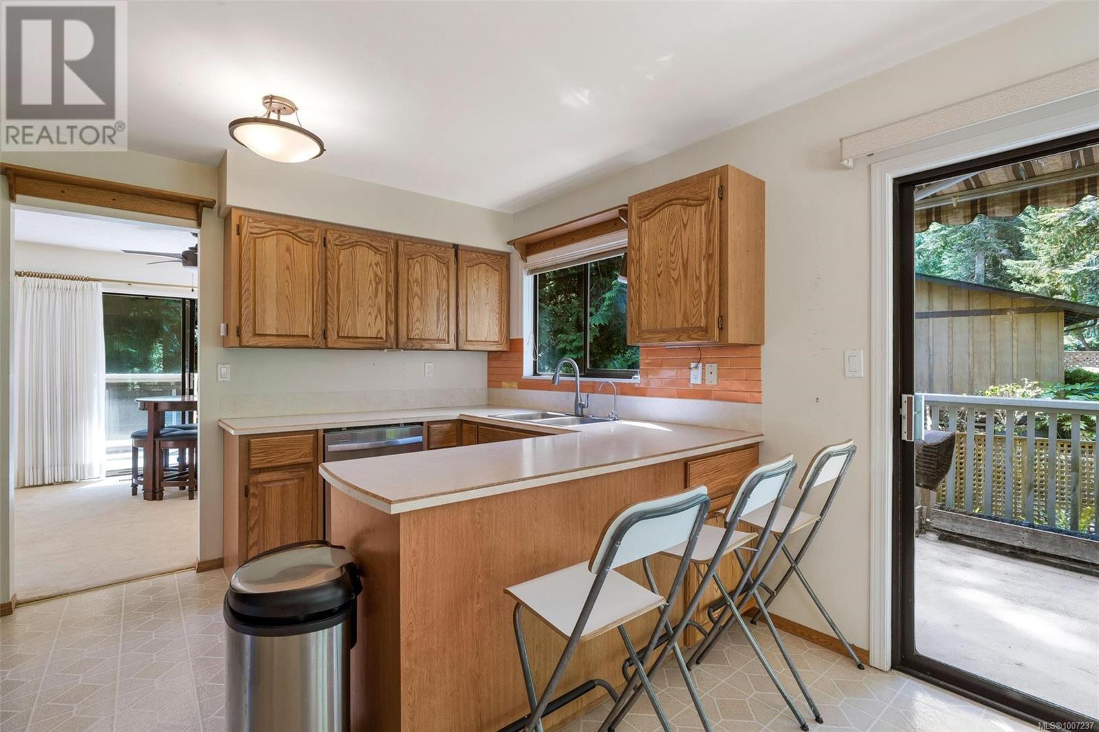 SAANICH, British Columbia, V8Y 1A9, CA, 4 Bedrooms Bedrooms, ,3 BathroomsBathrooms,Residential,For Sale,1901029