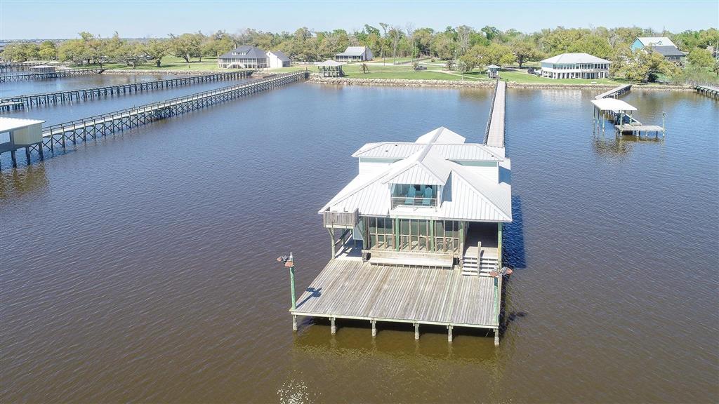 Lake Charles, Louisiana, 70607, United States, 1 Bedroom Bedrooms, ,2 BathroomsBathrooms,Residential,For Sale,2028404
