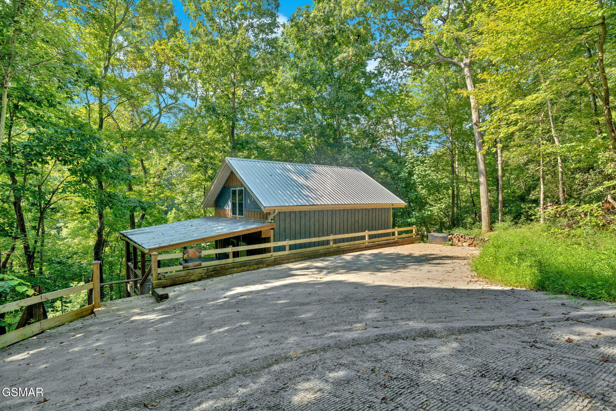 Gatlinburg, Tennessee, 37738, United States, 4 Bedrooms Bedrooms, ,5 BathroomsBathrooms,Residential,For Sale,1921348