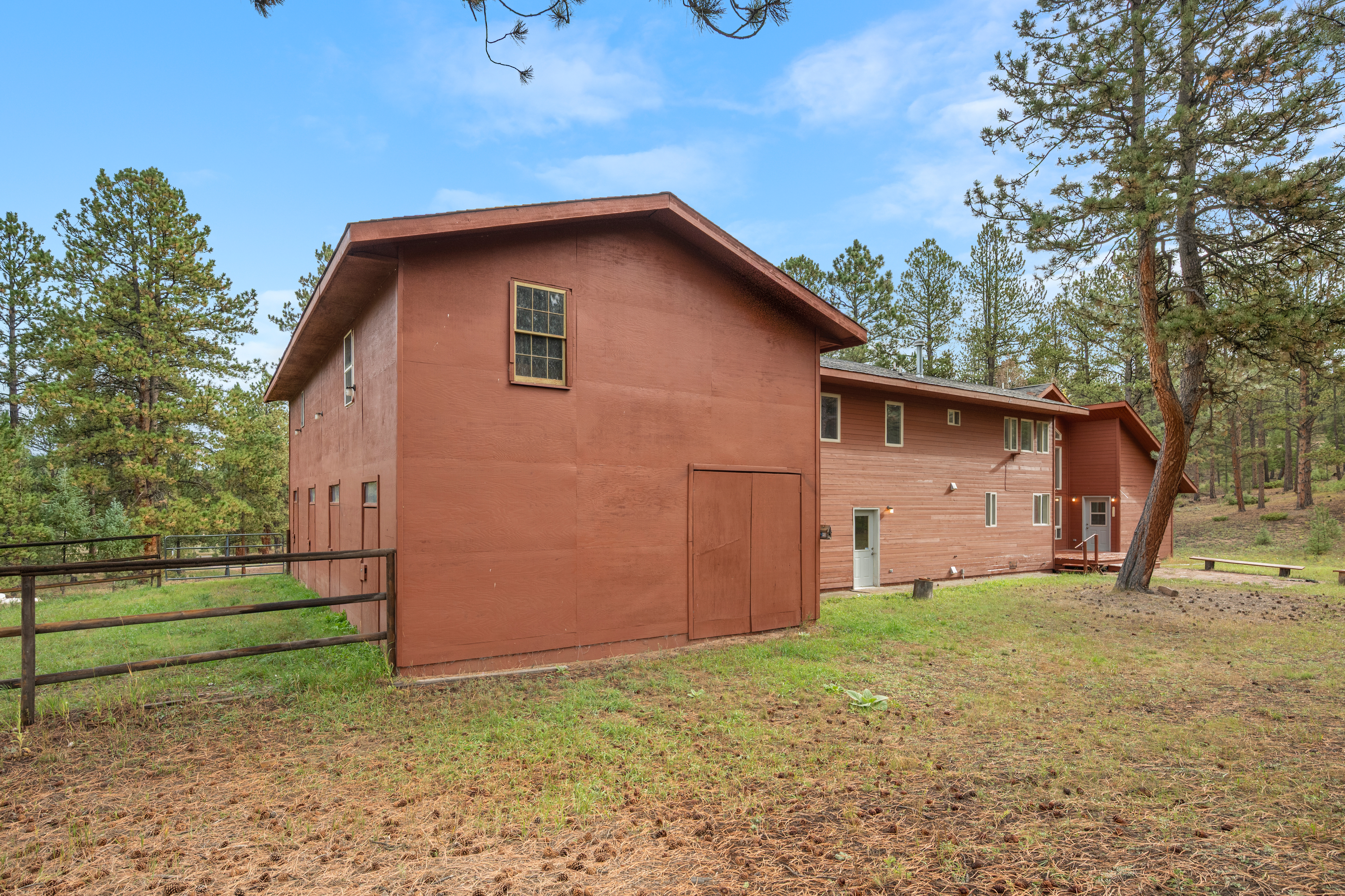  10-Acre Colorado Home & Barn Retreat – Trail Access & Mountain Views - 物件實景