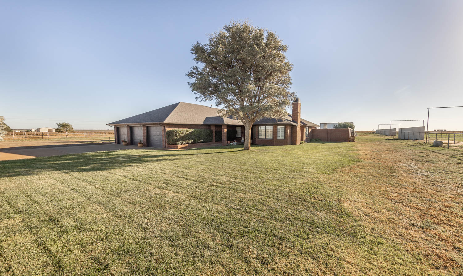 Levelland, Texas, 79336, United States, 4 Bedrooms Bedrooms, ,3 BathroomsBathrooms,Residential,For Sale,1901837