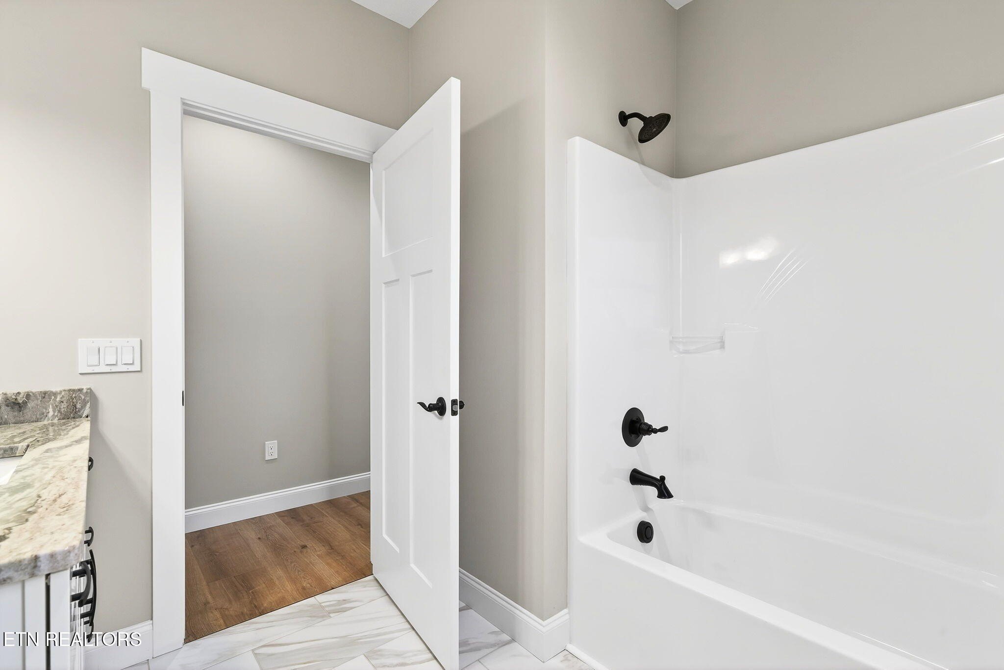 Crossville, Tennessee, 38558, United States, 3 Bedrooms Bedrooms, ,2 BathroomsBathrooms,Residential,For Sale,1989855