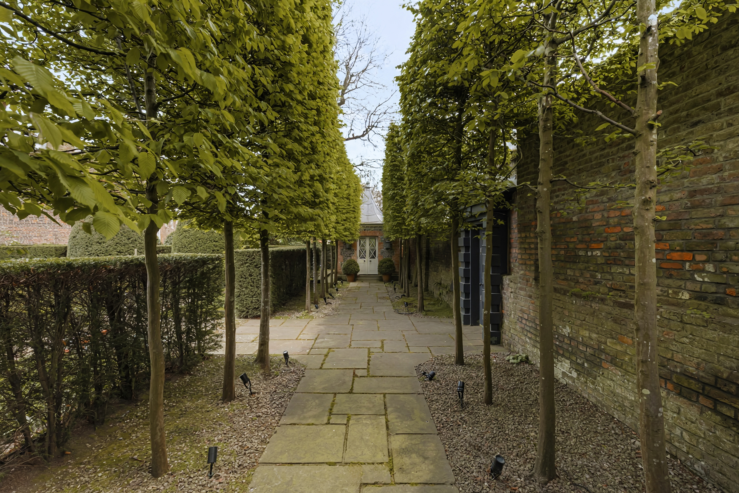  A Landmark Hampstead House with Formal Gardens and Separate Cottage - 物件實景
