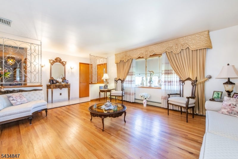 Woodland Park, New Jersey, 07424, United States, 3 Bedrooms Bedrooms, ,3 BathroomsBathrooms,Residential,For Sale,2048674