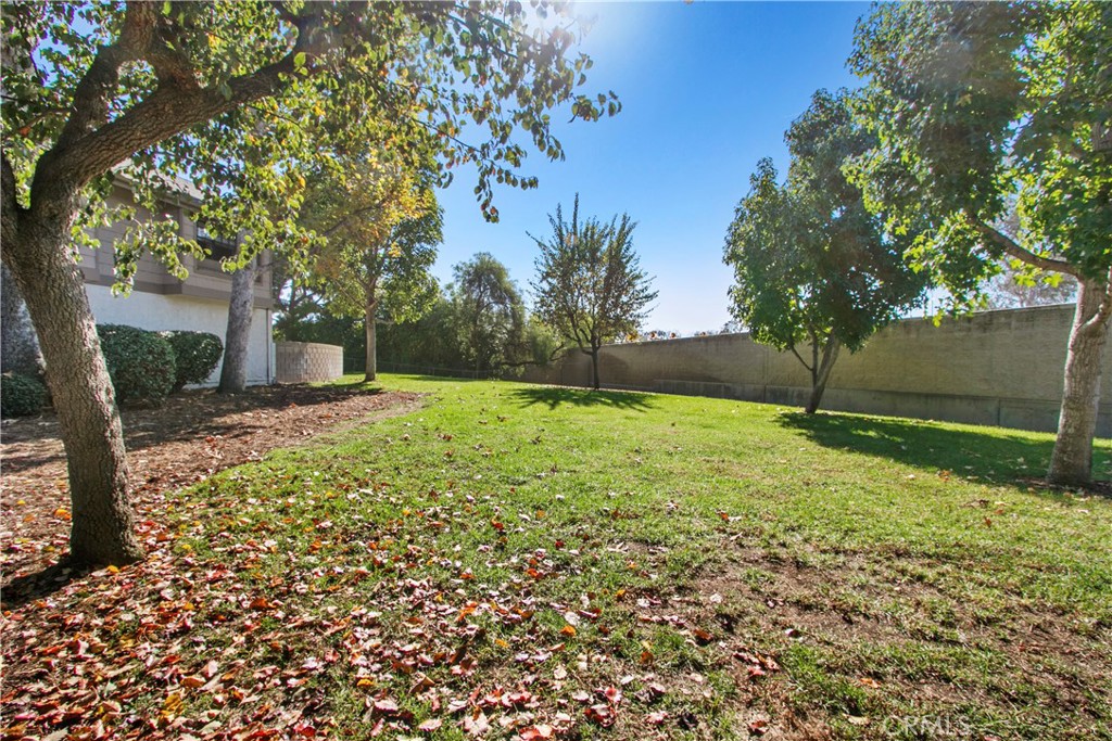 Laguna Hills, California, 92656, United States, 2 Bedrooms Bedrooms, ,2 BathroomsBathrooms,Residential,For Sale,1988360