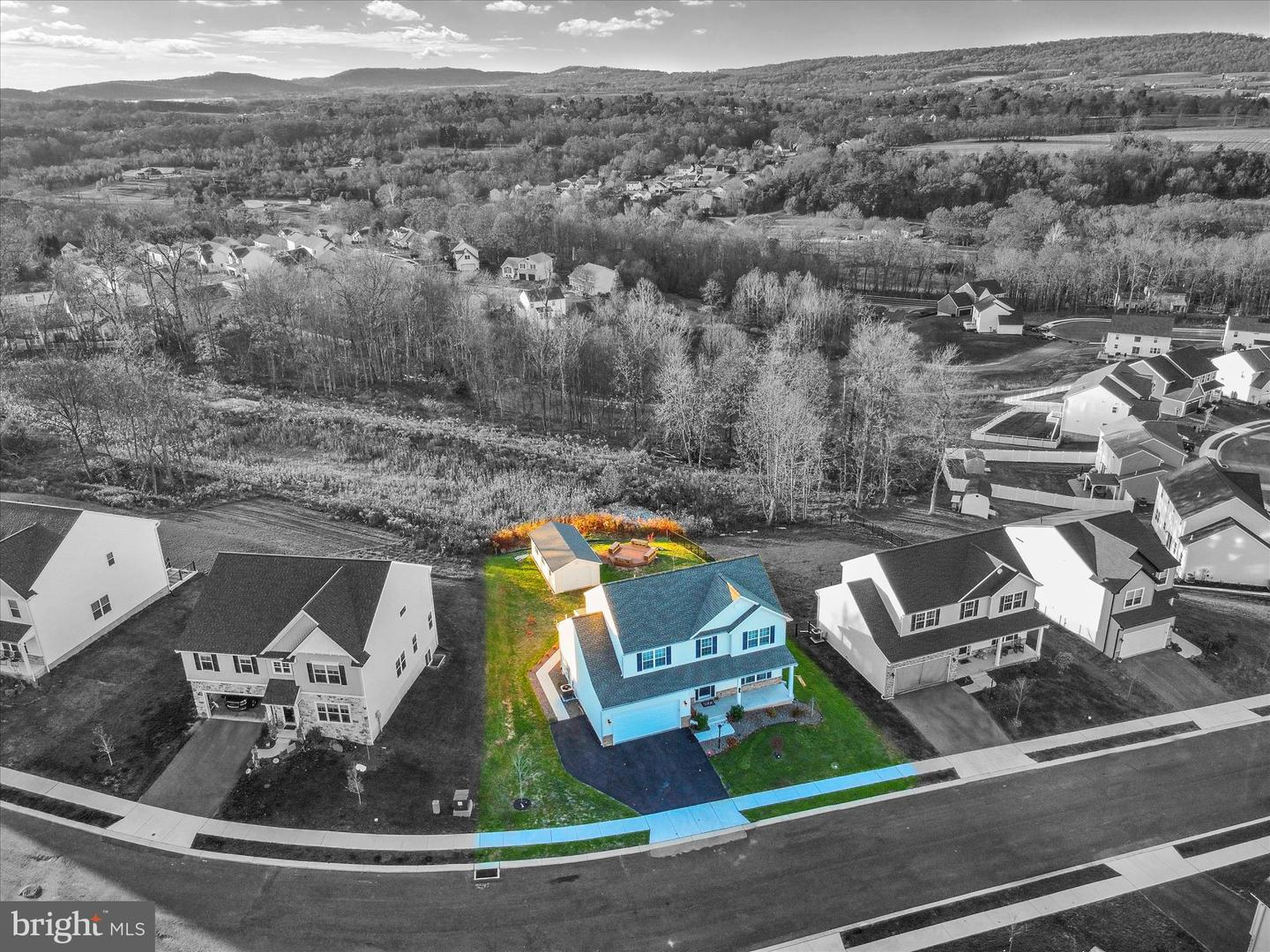 Etters, Pennsylvania, 17319, United States, 5 Bedrooms Bedrooms, ,4 BathroomsBathrooms,Residential,For Sale,1992939