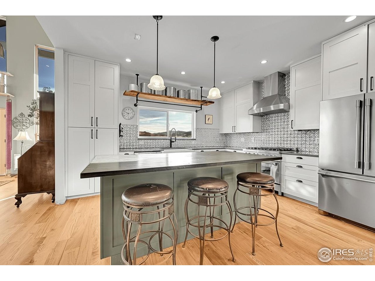 Lyons, Colorado, 80540, United States, 4 Bedrooms Bedrooms, ,2 BathroomsBathrooms,Residential,For Sale,1991914