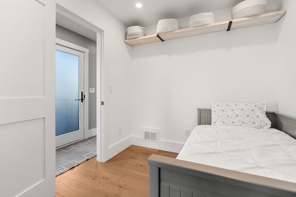 Nahant, Massachusetts, 01908, United States, 2 Bedrooms Bedrooms, ,2 BathroomsBathrooms,Residential,For Sale,1906833
