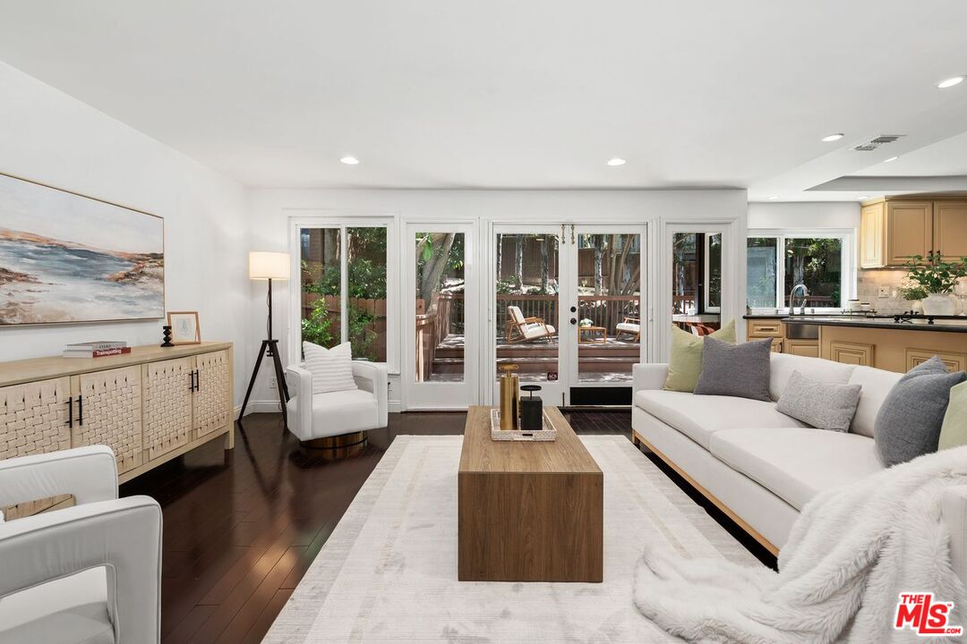 Los Angeles, California, 90077, United States, 3 Bedrooms Bedrooms, ,3 BathroomsBathrooms,Residential,For Sale,1933289