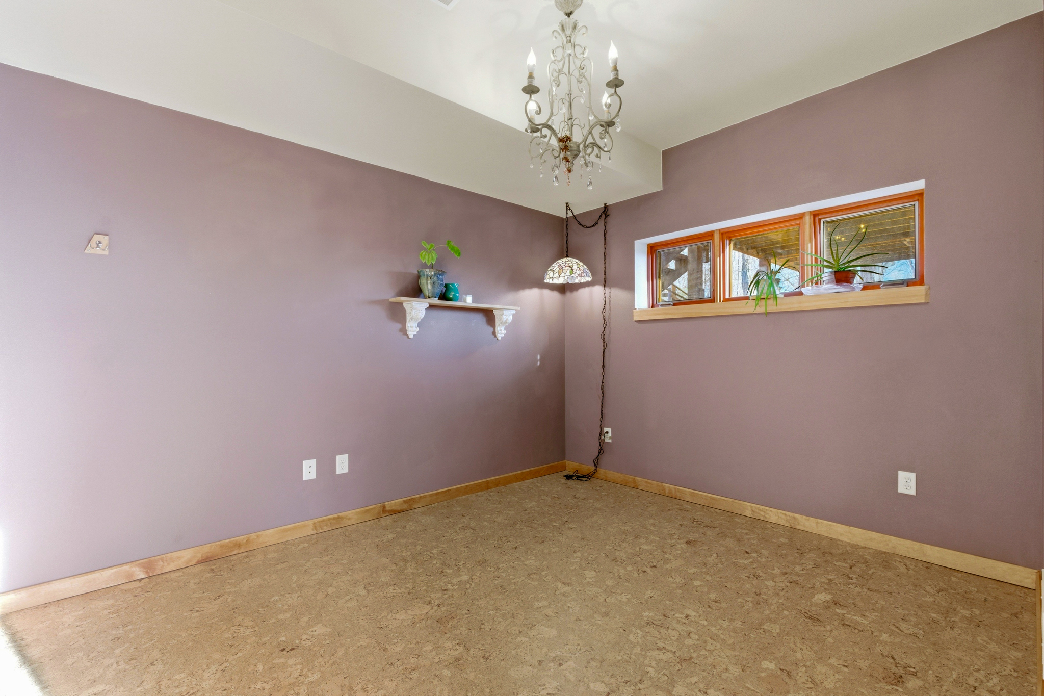  Unique Mid-Century Modern Retreat in a Private Wooded Setting - 物件實景