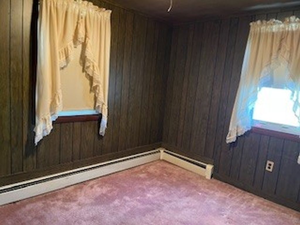 Portsmouth, New Hampshire, 03901, United States, 3 Bedrooms Bedrooms, ,1 BathroomBathrooms,Residential,For Sale,2005632