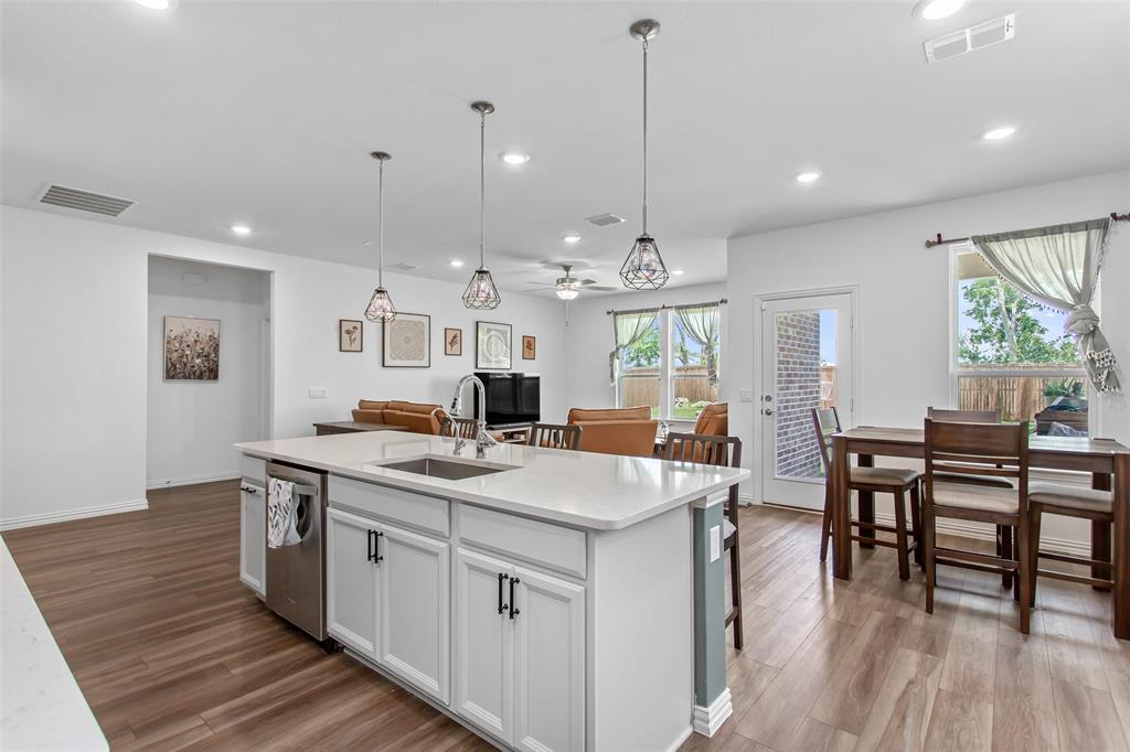 Anna, Texas, 75409, United States, 5 Bedrooms Bedrooms, ,3 BathroomsBathrooms,Residential,For Sale,1896421