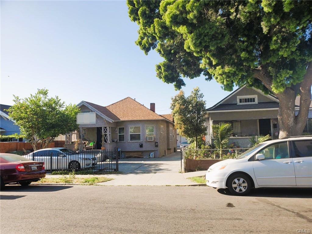 Los Angeles, California, 90037, United States, 4 Bedrooms Bedrooms, ,2 BathroomsBathrooms,Residential,For Sale,1990448