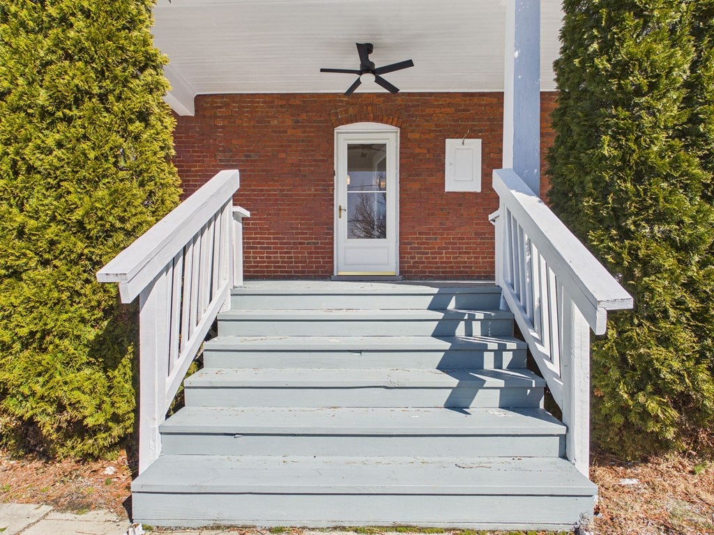 Jefferson St, Bluefield, WV 24701 #1