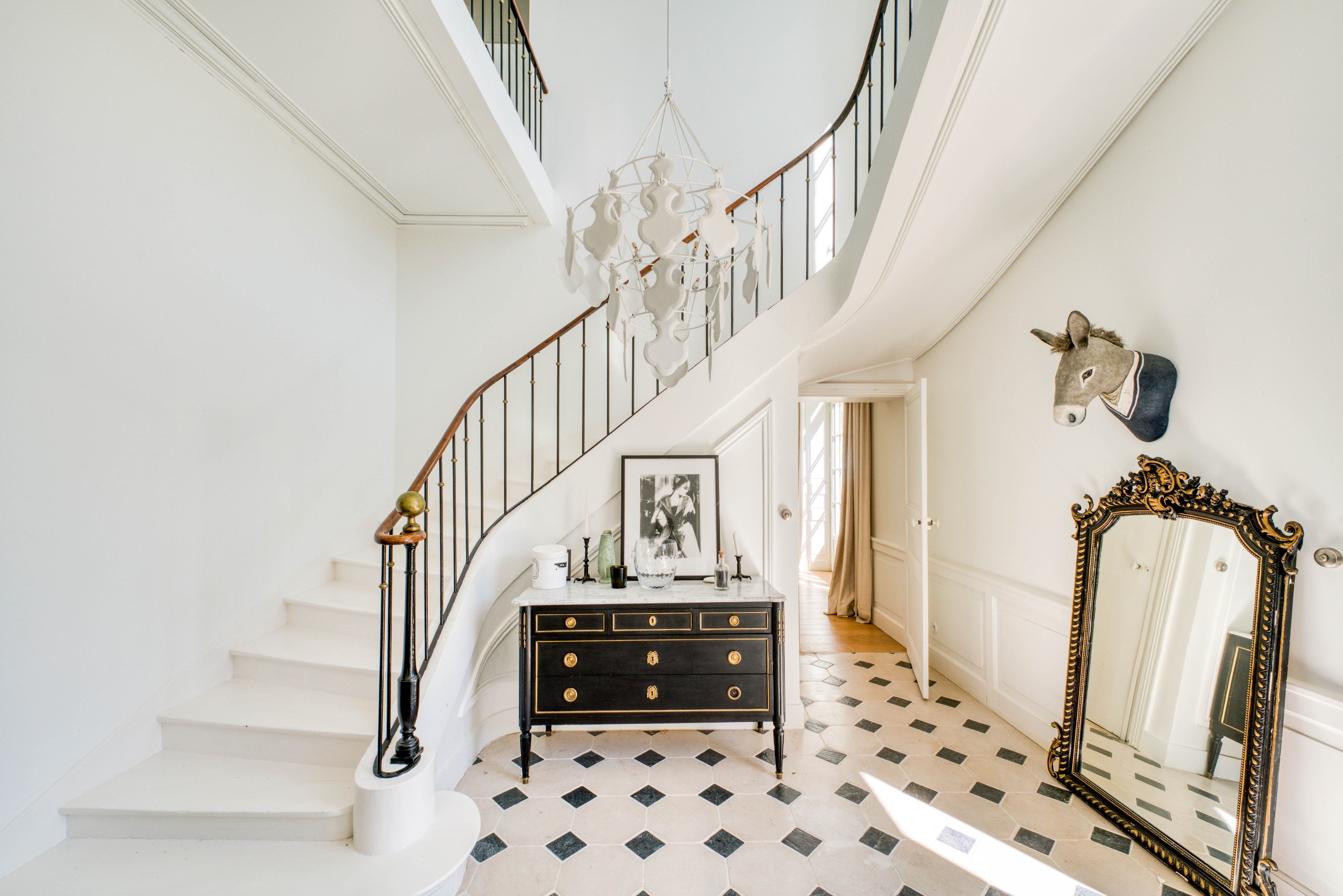  Exceptional Renovated Shipowner’s House with Pool and Garage in the Heart of Sa… - 物件實景