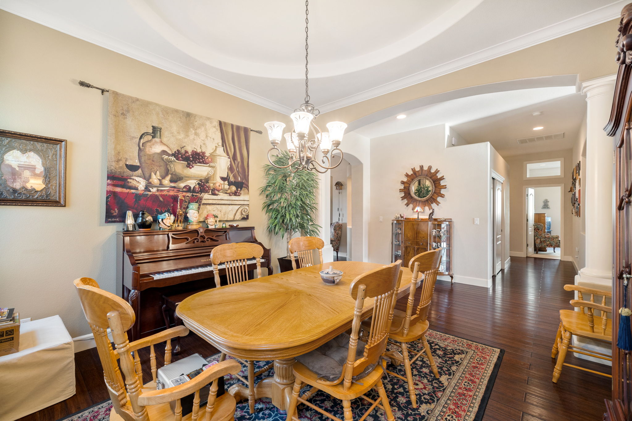  Refined Minden Living with Designer Touches and Captivating Mountain Views - 物件實景