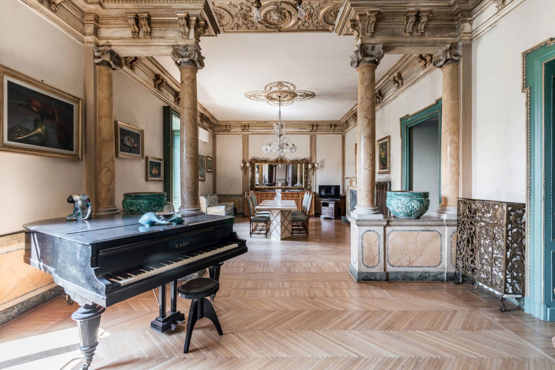 Roma, Roma, 00100, IT, 4 Bedrooms Bedrooms, ,2 BathroomsBathrooms,Residential,For Sale,1989344