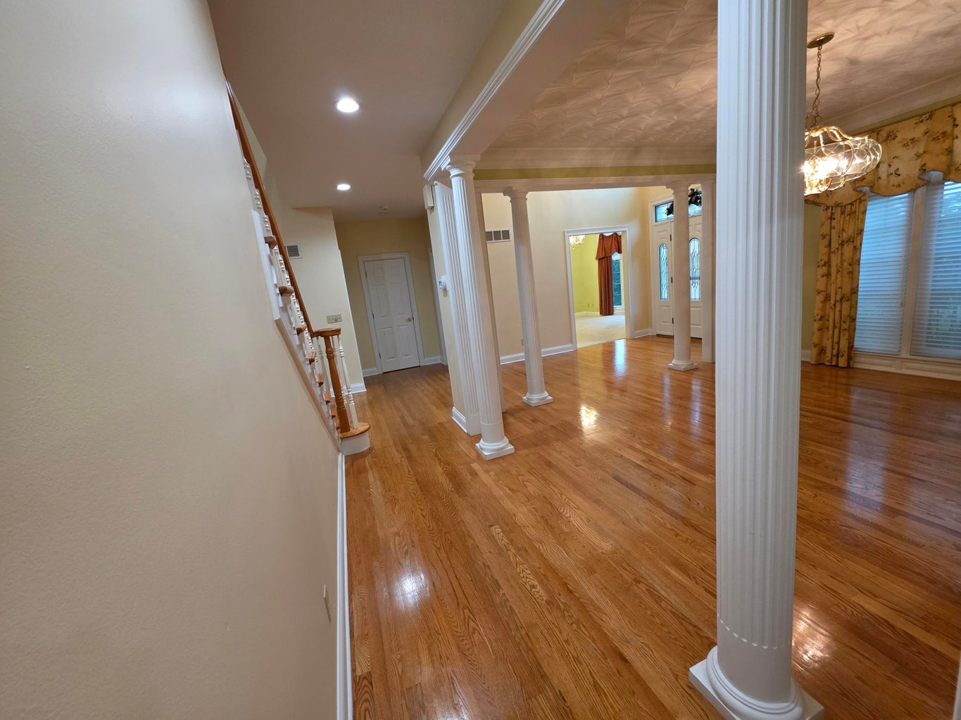 Somerset, Kentucky, 42503, United States, 4 Bedrooms Bedrooms, ,4 BathroomsBathrooms,Residential,For Sale,2048001