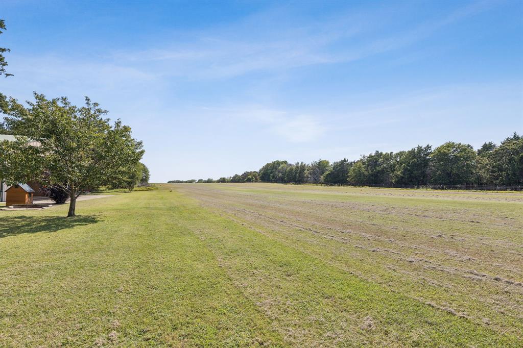 Pottsboro, Texas, 75076, United States, 3 Bedrooms Bedrooms, ,4 BathroomsBathrooms,Residential,For Sale,1949804