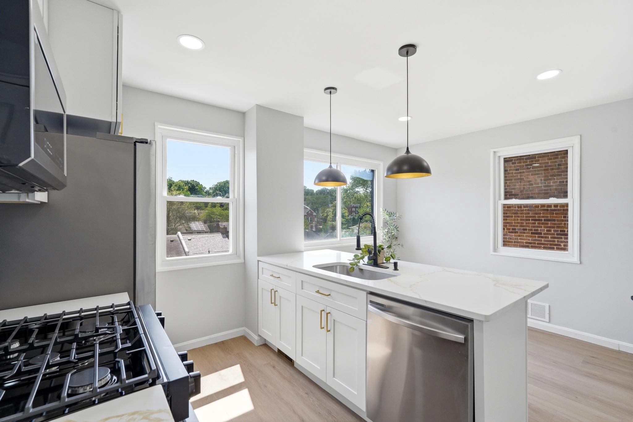  719 Hilltop Terrace SE, Washington, DC, 20019 - 物件實景